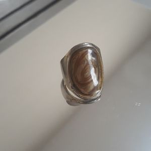 Vintage Aldo beige and brown swirl ring